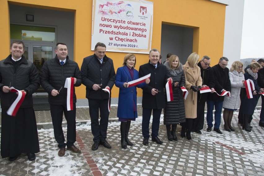 Wielkie otwarcie przedszkola i żłobka "Królewski Raj Maluchów" w Chęcinach [ZDJECIA, wideo]