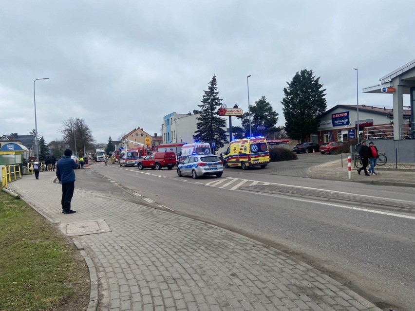 Pożar w Lęborku na ul. Kossaka. Strażacy ewakuowali 19 osób,...