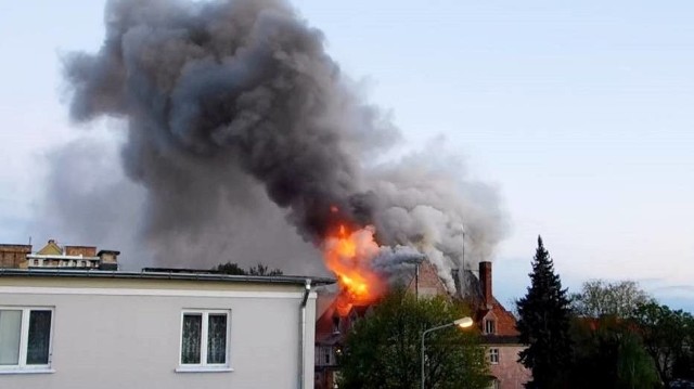 Nastolatkowie z Piły powodowali pożary, aby nagrywać akcje strażaków.