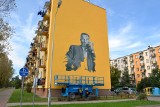 Stalowa Wola. Powstają murale świętego Jana Pawła II i Marcelego Siedlanowskiego