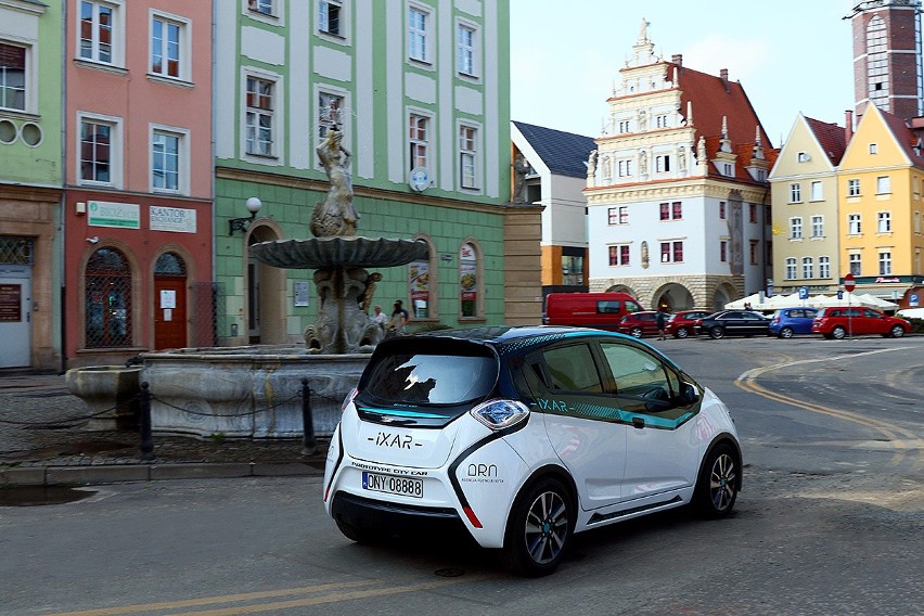 iXAR, prototyp elektrycznego samochodu z Nysy wyjechał na...