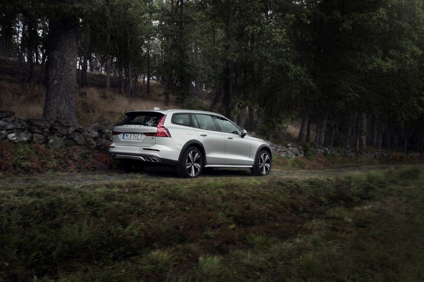 Volvo V60 Cross Country...