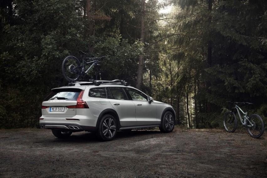 Volvo V60 Cross Country...