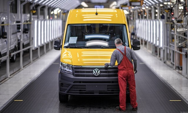 Pracownicy Volkswagen Poznań otrzymali podwójne pensje. To bonus wakacyjny