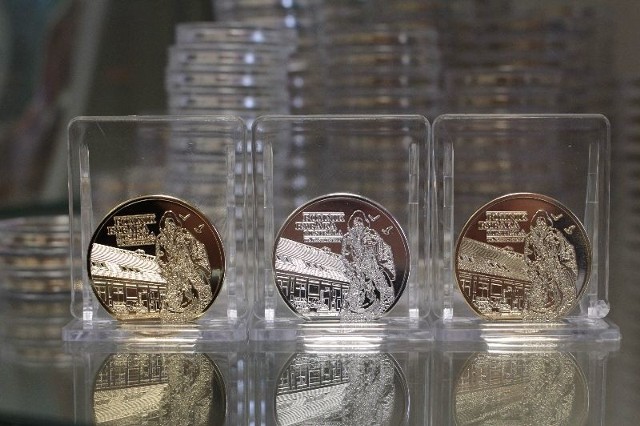 LOT Ustka i Ziemia Słupska wydał kolejną monetę kolekcjonerską z wizerunkiem Ustki