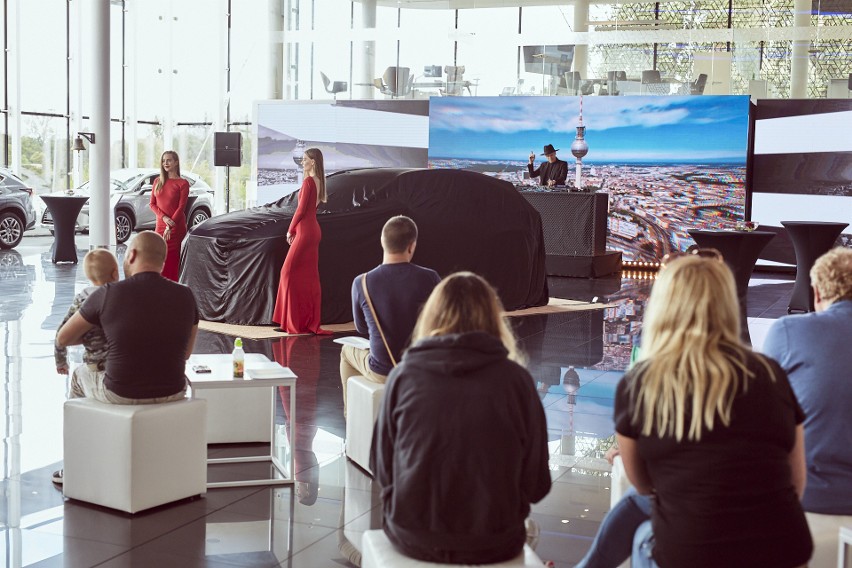 Lexus NX - na wodzy kierowcy. Gromee, podczas krakowskiej premiery eleganckiego SUV-a, poświęcił mu specjalnego seta