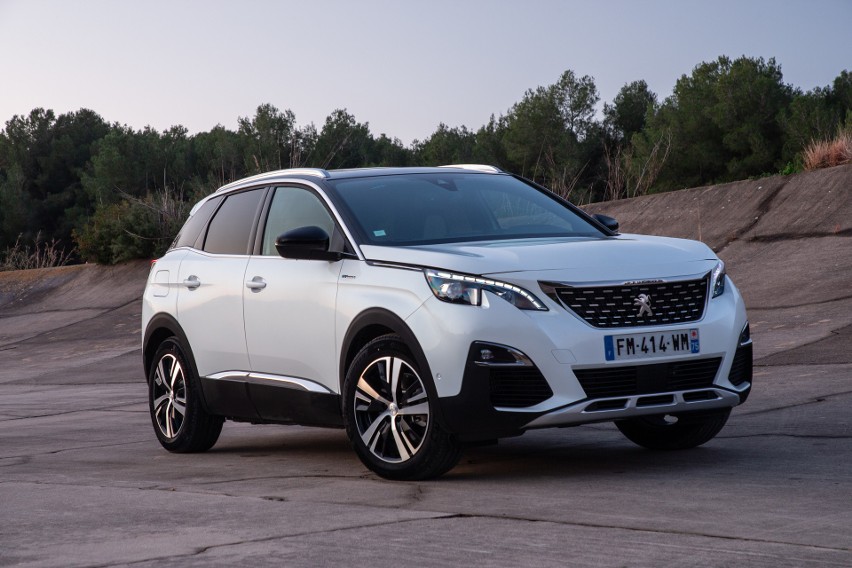 Peugeot 3008 Hybrid4....