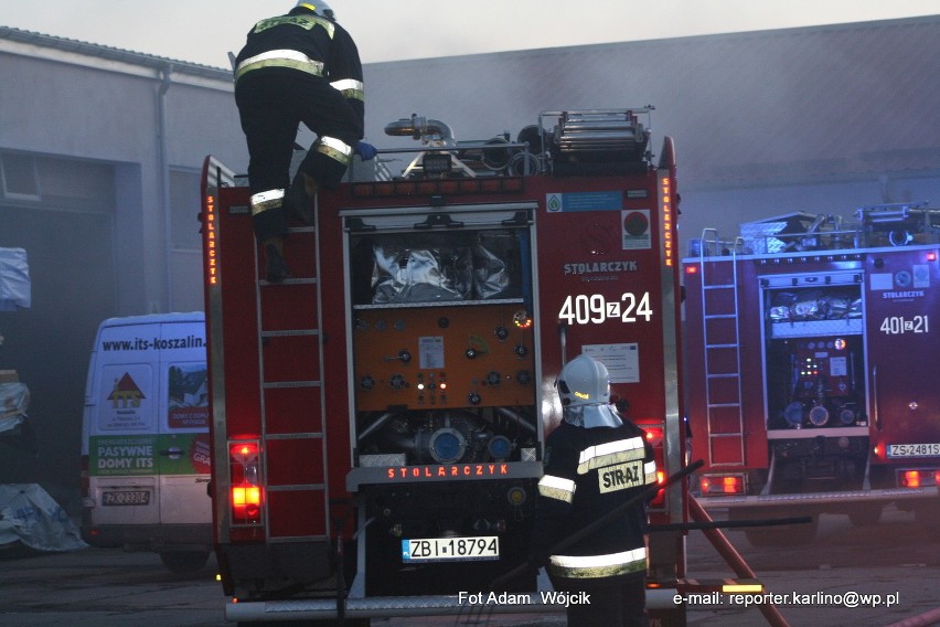 Pożar hali w Białogardzie [zdjęcia]