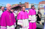 Ksiądz Konrad Krajewski został kardynałem, abp Grzegorz Ryś odebrał paliusz. Jakie godności i tytuły można otrzymać w Kościele katolickim?