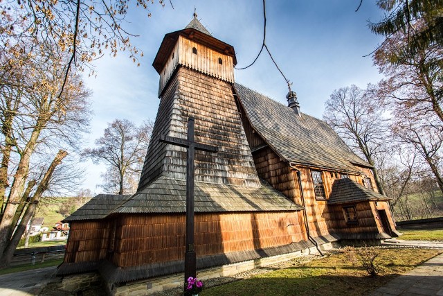 Świątynię w Binarowej wzniesiono około 1500 r.