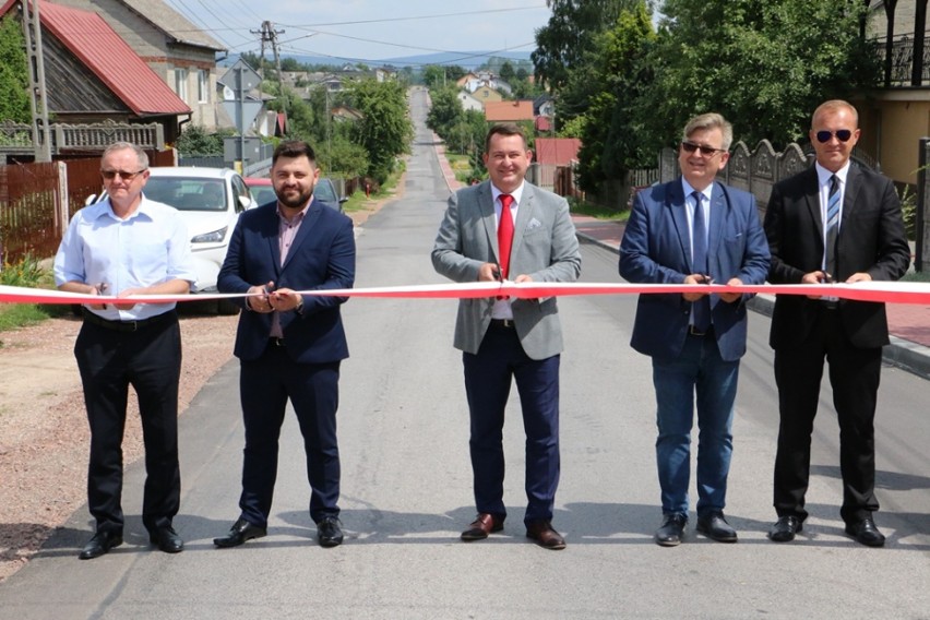 Drogi w Skorzeszycach i Leszczynach w gminie Górno jak nowe. W środę, 28 lipca odbyło się oficlane otwarcie (ZDJĘCIA)