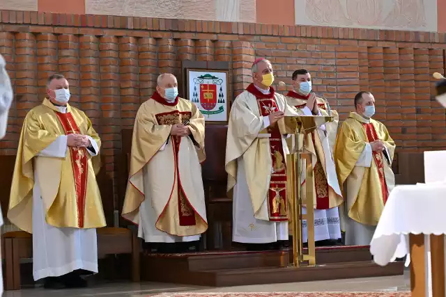 Mszy świętej odpustowej przewodniczył biskup kielecki Jan Piotrowski.