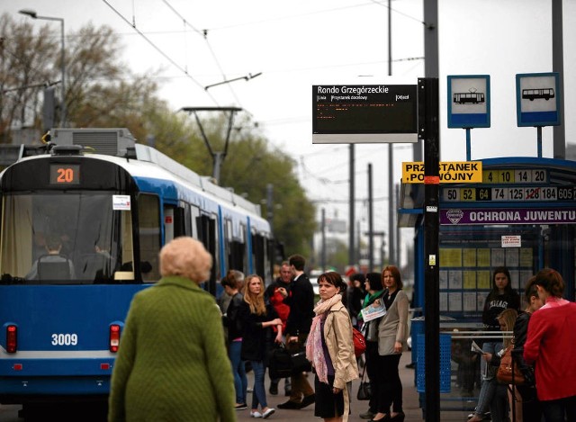 W najbliższych dniach nowe tablice zaczną pokazywać rozkład jazdy