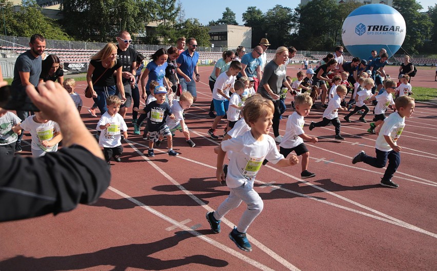 Kids Run w Krakowie. Najmłodsi sportowcy spróbowali swoich sił w bieganiu [ZDJĘCIA]