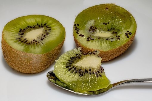 Kiwi – ochrona antyoksydacyjna: Kiwi jest bogate w witaminę...