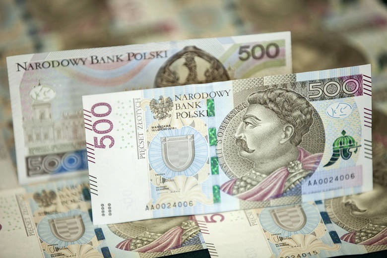 Banknoty o nominale 500 zł trafiły do niektórych bankomatów! Ale to nie jedyna nowość, którą wprowadza Narodowy Bank Polski 