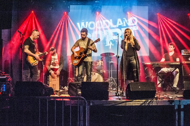 Trwa 39. edycja Festiwalu Rockowego Generacja. Wczoraj w Centrum Kultury 105 odbył się Przegląd Zespołów Rockowych. Na scenie pojawiła się również Natalia Sikora. Dziś o godzinie 21 zagra zespół Tides From Nebula. 