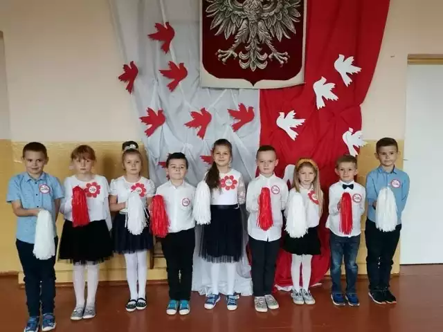 Emilka, Zuzia, Jessica, Madzia, Bartosz, Kuba, Marcel, Janek, Piotruś i pani Bożena to Najsympatyczniejsza klasa I w naszym powiecie. Poznajmy ich.