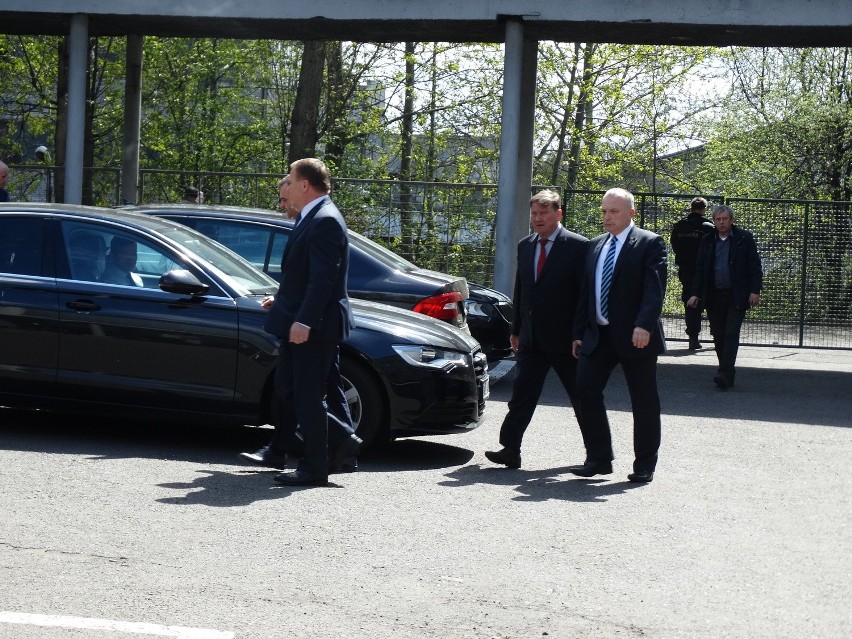 Wstrząs i wypadek w kopalni Śląsk. Kombajn przyspieszy dotarcie do górników WIDEO + ANIMACJE 