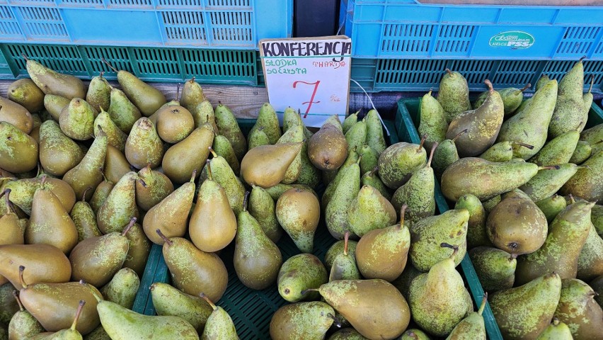 Warzywa, owoce i świąteczne ozdoby na kieleckich bazarach w piątek, 29 marca. Jakie ceny? Zobacz zdjęcia