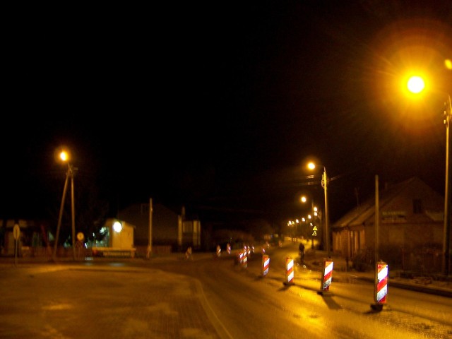 W gminie Poświętne wymieniono lampy na energooszczędne. Teraz będą one świecić nocą.