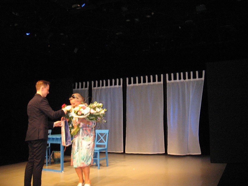 Brawo, Shirley Valentine! Udany monodram w radomskim Teatrze Powszechnym na finał sezonu
