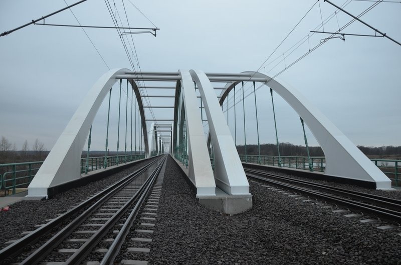 Rail Baltica bez wąskiego gardła, dwa mosty i dwa tory nad Bugiem na trasie Warszawa - Białystok