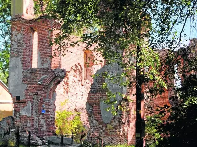 Historia ruin kościoła w Mielniku sięga blisko 600 lat. Od czasów II wojny światowej niszczeje.
