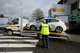 Poznań: Wypadek na Głogowskiej - zderzyły się trzy samochody, dwie osoby zostały ranne. Były duże korki i objazdy autobusów MPK