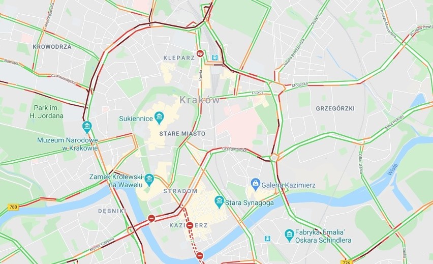 Kraków. Protest przewoźników: ulice zostały zablokowane przez autokary [ZDJĘCIA]