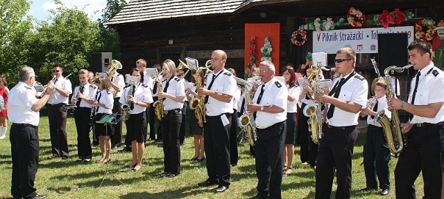 Bardzo spodobał się koncert dętej orkiestry strażackiej Ochotniczej Straży Pożarnej z Łopuszna.
