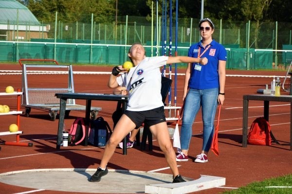 W ubiegłym tygodniu na stadionie lekkoatletycznym odbyły się 62. Otwarte Mistrzostwa Stalowej Woli. Rywalizowano w wielu konkurencjach.100 metrów kobiet1. Judyta Zwolińska - KKS Victoria Stalowa Wola - 12.312. Magdalena Niemczyk - UKS Tiki-Taka Kolbuszowa - 12.333. Oliwia Gut - KKS Victoria Stalowa Wola - 12.52200 m kobiet1. Judyta Zwolińska - KKS Victoria Stalowa Wola - 25.062. Wiktoria Wrońska - UKS Tiki-Taka Kolbuszowa - 25.773. Wanessa Krzyżewska - KKS Victoria Stalowa Wola - 26.10300 m kobiet1. Pola Mastalerz - TS Wieliczanka Wieliczka - 42.442. Martyna Wal - LKS Stal Mielec - 42.874. Natalia Cygan - KKS Victoria Stalowa Wola - 43.80600 m kobiet u121. Karolina Zięba - MKS Stal Nowa Dęba - 1:55.592. Magdalena Sojka - KKS Victoria Stalowa Wola - 1:58.023. Laura Dobrowolska - MKS Stal Nowa Dęba - 1:59.34600 m kobiet u141. Blanka Machaj - KKS Victoria Stalowa Wola - 1:44.592. Magdalena Misztal - KML Lubaczów - 1:53.263. Julia Czarny - KKS Victoria Stalowa Wola - 1:53.271000 m kobiet1. Agnieszka Dybka - CWKS Resovia Rzeszów - 2:52.502. Julia Szydłowska - UKS Żaczek Połaniec - 2:55.633. Olga Wal - LKS Stal Mielec - 2:55.88Skok w dal kobiet1. Amelia Gancarska - MUKLA Dębica Korzeniowski.pl - 4.862. Dominika Szymańska - MKL Sparta Stalowa Wola - 4.823. Kinga Galik - MUKLA Dębica Korzeniowski.pl - 4.75Skok wzwyż kobiet1. Kornelia Jaskowiak - KKS Victoria Stalowa Wola - 1.402. Aleksandra Kielisze - KKS Victoria Stalowa Wola - 1.403. Natalia Chmura - MKL Sparta Stalowa Wola - 1.20Pchnięcie kulą 4 kg kobiet 1. Ewelina Tęcza - MKL Sparta Stalowa Wola - 9.792. Wiktoria Kuziora - KKS Victoria Stalowa Wola - 8.493. Dominika Szymańska - MKL Sparta Stalowa Wola - 7.30Pchnięcie kulą 3 kg kobiet 1. Kinga Szabat - KKS Victoria Stalowa Wola - 8.742. Oliwia Wołoszyn - MKL Sparta Stalowa Wola - 8.663. Kinga Mierzwa -  KKS Victoria Stalowa Wola - 8.24Rzut młotem 3 kg kobiet1. Maria Duszkiewicz -  LKS Stal Mielec - 47.852. Julia Szady - LKS Stal Mielec - 46.743. Kornelia Jaskowiak - KKS Victoria Stalowa Wola - 39.19Rzut młotem 4 kg kobiet1. Agata Kotwica - KKS Victoria Stalowa Wola - 40.772. Natalia Ziółkowska - KKS Victoria Stalowa Wola - 40.44100 m mężczyzn1. Jakub Bembenek - KKS Victoria Stalowa Wola - 12.002. Adam Wójcik - KKS Victoria Stalowa Wola - 12.663. Karol Lesiczka - KKS Victoria Stalowa Wola 12.68300 m mężczyzn1. Kacper Szwedo - KKS Victoria Stalowa Wola - 35.03 rekord klubu2. Marek Grykałowski - KKS Victoria Stalowa Wola - 37.483. Szymon Porębski - KS Cracovia 1906 Kraków - 39.96600 m mężczyzn u121. Igor Staszek - WKS Wawel Kraków - 1:55.932. Paweł Solak - LKS Znicz Biłgoraj - 2:02.483. Adrian Kopeć 0 KB Witar Tarnobrzeg - 2:07.20600 m mężczyzn u141. Michał Bosak - KML Lubaczów - 1:44.342. Mateusz Bosak - KML Lubaczów - 1:48.223. Norbert Nowak - KKS Victoria Stalowa Wola - 1:48.611000 m mężczyzn1. Damian Kic - GUKLA Bratkowice Korzeniowski.pl - 2:34.632. Kacper Jaworski - LKS Stal Mielec - 2:34.923. Kamil Kawalerski - KS AZS AWF Kraków - 2:35.48Skok w dal mężczyzn1. Jakub Krasowski - MKL Sparta Stalowa Wola - 6.032. Maciej Cepil - KKS Victoria Stalowa Wola - 3.85Skok wzwyż mężczyzn1. Jakub Krasowski - MKL Sparta Stalowa Wola - 1.85Rzut młotem mężczyzn1. Alan Witas MKL Sparta Stalowa Wola - 60.06Pchnięcie kulą 7.26 kg mężczyzn1. Mateusz Kopeć - KKS Victoria Stalowa Wola - 13.30Pchnięcie kulą 6 kg mężczyzn1. Michał Mierzwa - KKS Victoria Stalowa Wola - 10.35Pchnięcie kulą 5 kg mężczyzn 1. Michał Pieróg - MKL Sparta Stalowa Wola - 10.562. Krzysztof Gęśla - MKL Sparta Stalowa Wola - 10.29Rzut dyskiem 1 kg mężczyzn1. Krzysztof Gęśla - MKL Sparta Stalowa Wola - 35.332. Piotr Rydzik - MKL Sparta Stalowa Wola - 34.20Rzut dyskiem 1,75 kg mężczyzn1. Mateusz Kopeć - KKS Victoria Stalowa Wola - 36.59Rzut dyskiem 2 kg mężczyzn1. Bartłomiej Stój - AZS KU Politechniki Opolskiej Opole - 60.31Rzut oszczepem 600 g mężczyzn1. Michał Pieróg - MKL Sparta Stalowa Wola - 32.722. Kamil Rydzik - MKL Sparta Stalowa Wola - 31.22Rzut oszczepem 800 g mężczyzn1. Michał Mierzwa - KKS Victoria Stalowa Wola - 50.992. Marcin Bielecki - 50.57