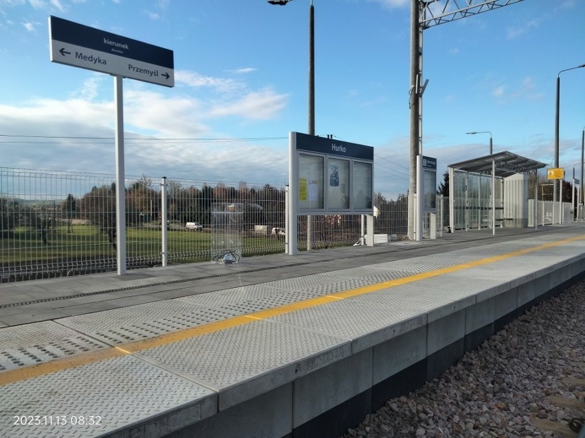 Nowy peron  na przystanku Hurko, na trasie Przemyśla -...