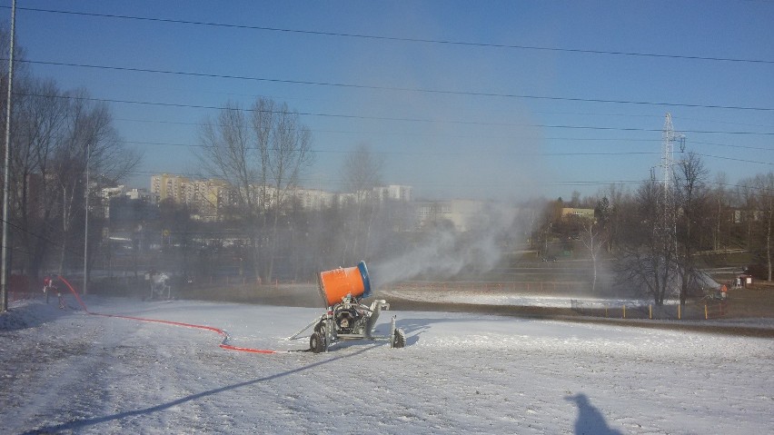 Naśnieżanie Górki Środulskiej w Sosnowcu rozpoczęte