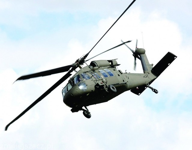 Helikoptery Black Hawk staja sie specjalnością Mielca.