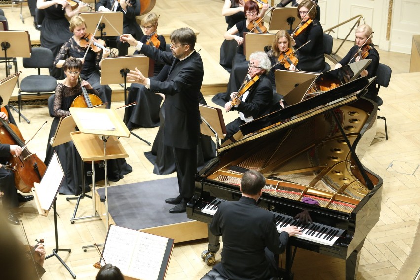 Stephen Hough, Andrzej Borejko i Orkiestra Filharmonii...