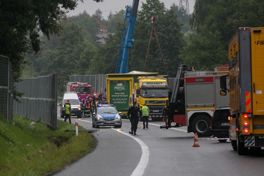 Wypadek w Bochni na DK 94. Nie żyją dwie osoby [ZDJĘCIA, WIDEO]