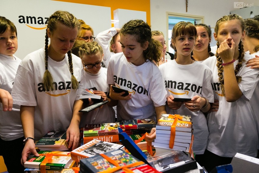 Amazon przekazał szczecińskiej podstawówce czytniki Kindla i szkolne lektury 