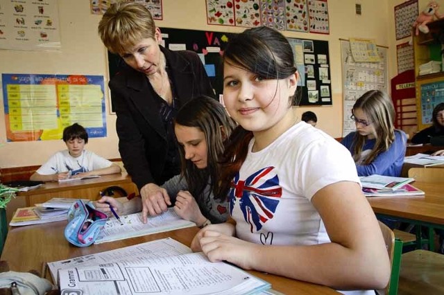 Test szóstoklasisty 2012 już we wtorek. Po jego zakończeniu opublikujemy arkusz oraz klucz odpowiedzi sprawdzianu. Na zdjęciu uczniowie Szkoły Podstawowej nr 5 w Białymstoku przygotowują się do testu.