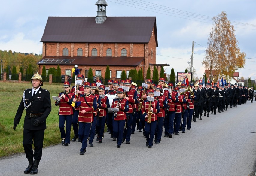 Ochotnicza Straż Pożarna z Niestachowa, w gminie Daleszyce, świętowała 80-lecie istnienia jednostki (NOWE ZDJĘCIA)