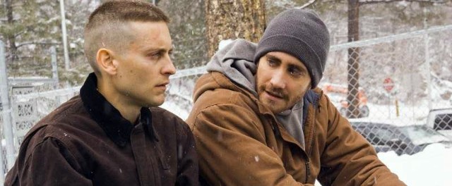 Tobey Maguire i Jake Gyllenhaal w filmie "Bracia&#8221;