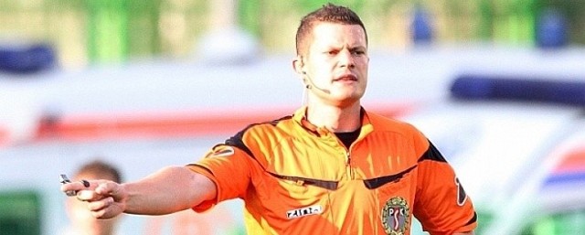 Tomasz Musiał poprowadzi poniedziałkowy mecz w Lubinie między Zagłębiem i Koroną.