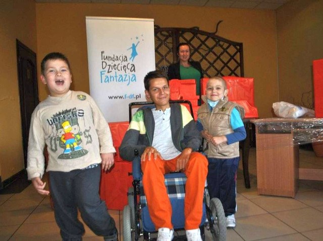 Nikodem, Bolek i Kacper ucieszyli się z prezentów od fundacji