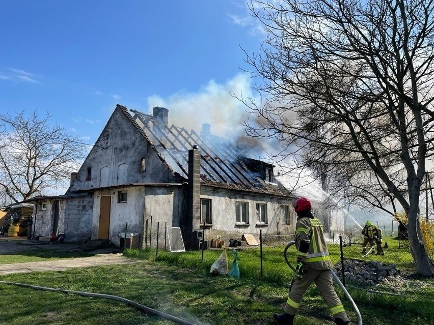 Pożar domu w Maciejewie. Rozpoczęła się akcja pomocy pogorzelcom