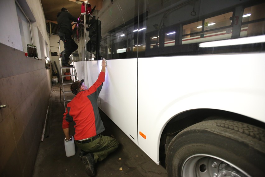 Autobus do Pyrzowic. Autobus na lotnisko Katowice Pyrzowice. Rozkład jazdy, przystanki, ceny, bilety