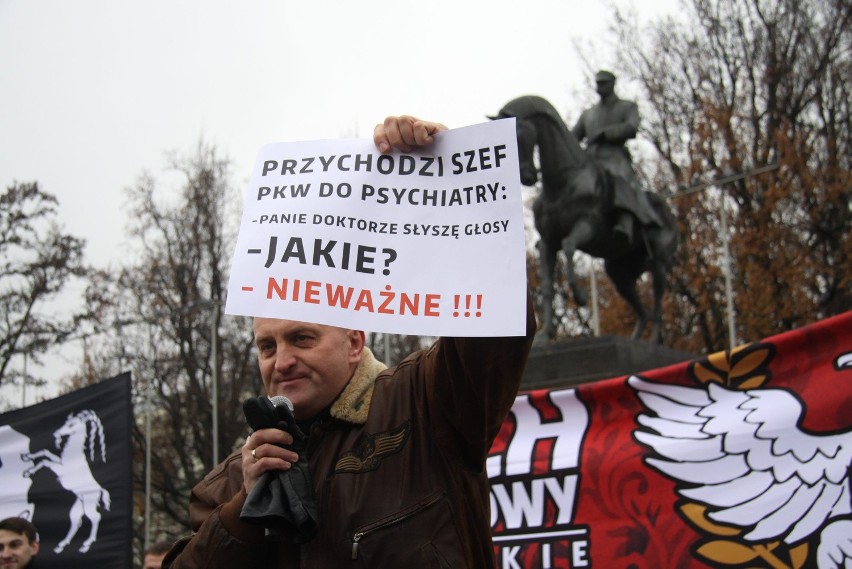 Narodowcy pikietowali na placu Litewskim: „Leśne dziadki do odsiadki” (ZDJĘCIA)