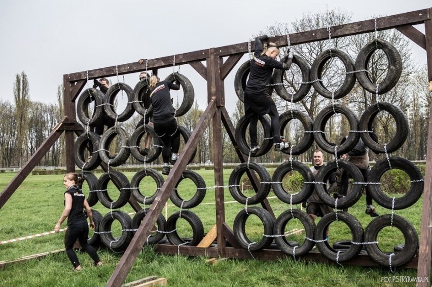 Częstochowa: pierwszy w Polsce stacjonarny park przeszkód do biegów ekstremalnych