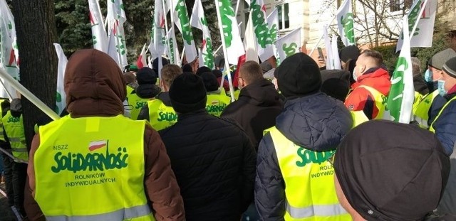 Przed rokiem Solidarność RI zorganizowała protest w Głubczycach, domagając się podziału ziemi Top Farm między rolników