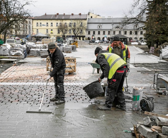 Po pasterce będzie można przejść się po nowej nawierzchni Rynku