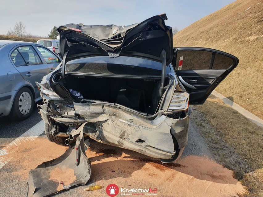 Poważny wypadek na A4. Pojazdami podróżowało łącznie 6 osób, w tym obywatele Ukrainy